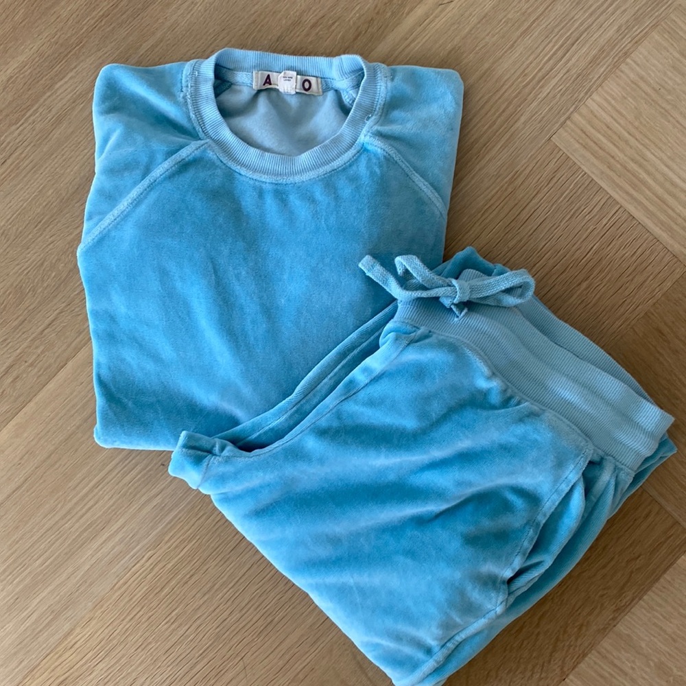 AMO velour track suit -XS